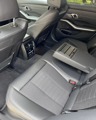 BMW Seria 3 cena 99700 przebieg: 162000, rok produkcji 2019 z Chojnice małe 301